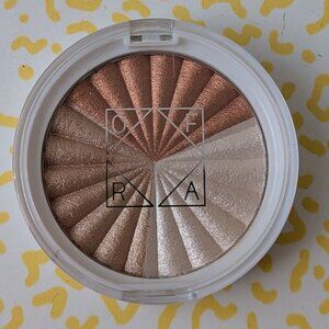 Nikkie tutorial x Ofra Highlighter in Everglow NWOB